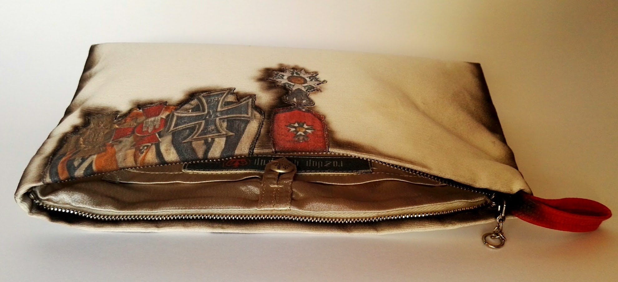 ARMY MEDALS PURSE WITH AIR BRUSH PEINTED